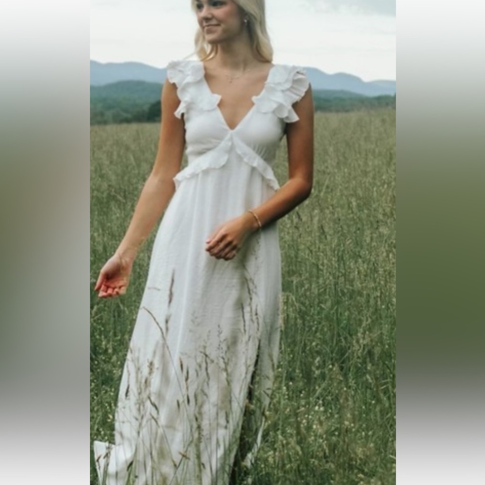 Elegant White Ruffle Maxi Dress